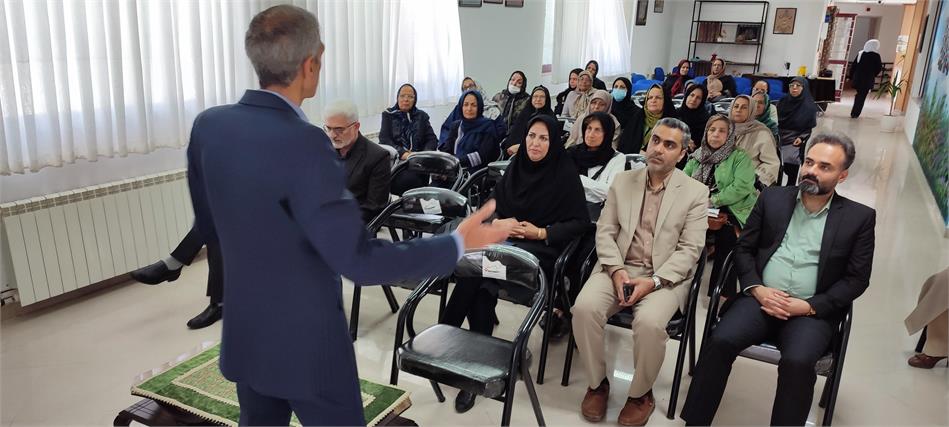 کارگاه «تفکر سیستمی» در خانه امید بازنشستگان کشوری بیرجند برگزار شد